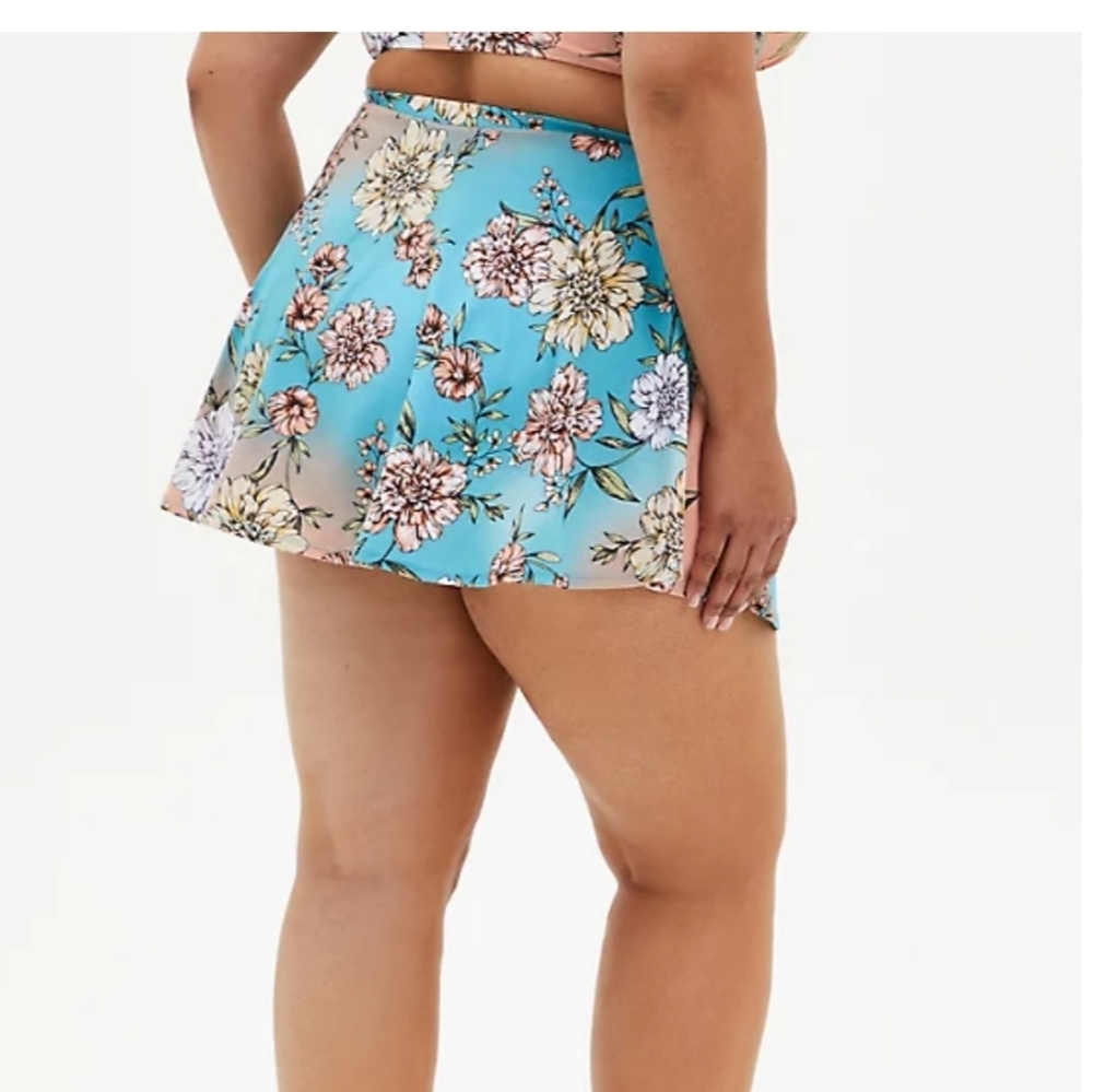🆕👙 3X TORRID BLUE FLORAL BIKINI TOP AND SWIM SKIRT SET👙 - Picture 6 of 16